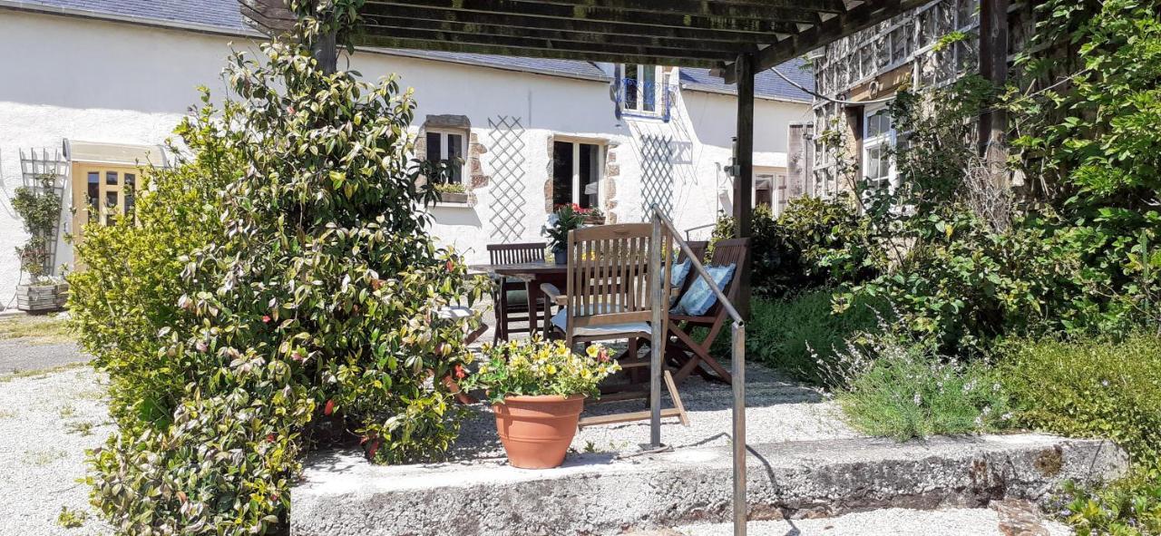 Private Farmhouse For Six In The Countryside Saint-Pierre-sur-Orthe Buitenkant foto